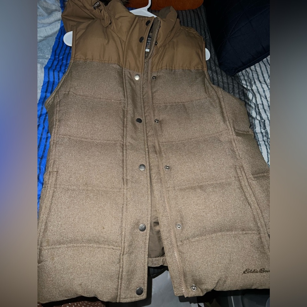 Women’s Eddie Bauer down vest size large.